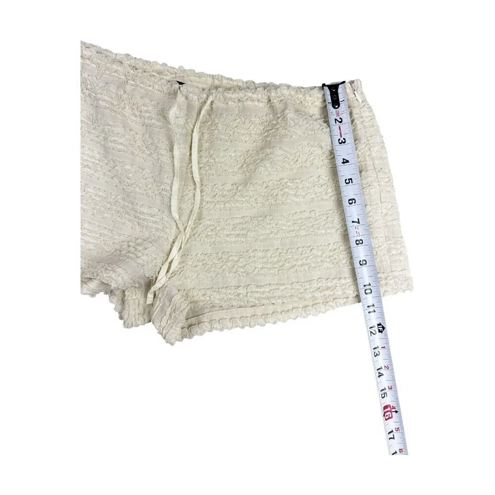 Lioness Kourt Bloomer Shorts L Porcelain Ivory Textured Ruffle Drawstring